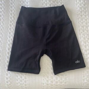 ALO Yoga Women's Black Bike Shorts